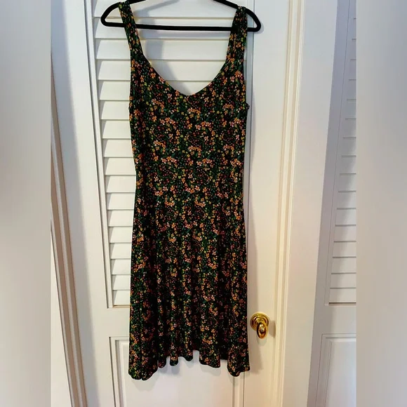 Salaam Pretty Floral Dress, size M - Picture 3 of 5